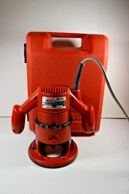 Makita Router Model M361 with Carrying Case and 1 Bit  Very  Good Condition - Image 1 of 3
