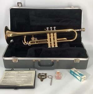 Holton Brass Trumpet With Case Mouthpiece T602R With Accessories See Photos.  - Picture 1 of 24