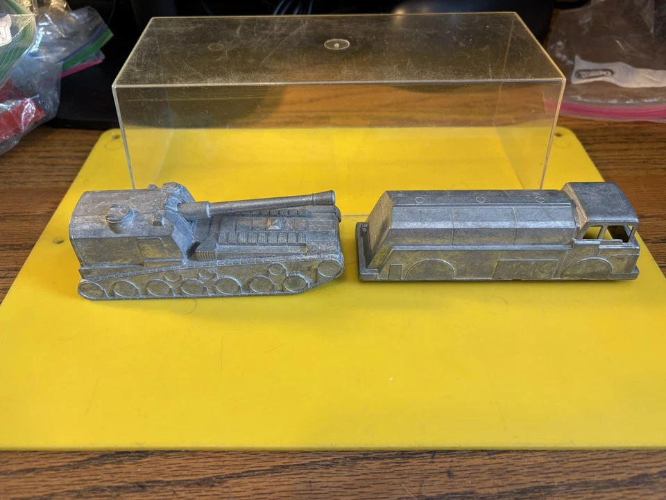 1960 MIDGETOY VINTAGE BARE METAL ARTILLERY TANK+TANKER TRUCK NOS 6”L Made USA - Image 1 of 4