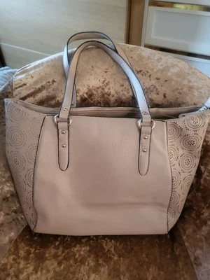 Beige Large New Look shoulder handbag  - Image 1 of 2