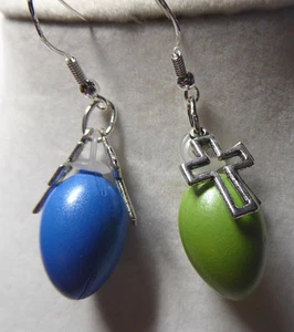 PENDIENTE PRIMAVERA HUEVOS DE Pascua azul y verde 925 2 cruces Crated a mano Nora's EE. UU. - Imagen 1 de 4