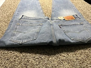 NWT LEVI'S 550 RELAXED TAPERED NEW DESIGNER MEN'S JEANS 36X32 - Picture 1 of 4