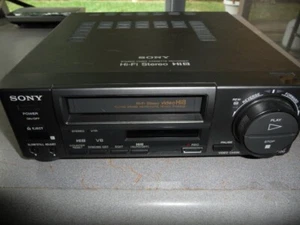 Sony EV-C100 Hi8 Video8 Player Recorder Just serviced works perfectly guaranteed - Picture 1 of 2