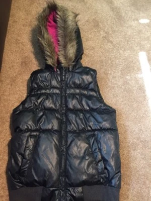 Niñas Antiguo Azul Marino Negro Acolchado Vellón Forrado Capucha Puffer Chaleco Chaqueta Piel Sintética Grande Foto 1 de 4