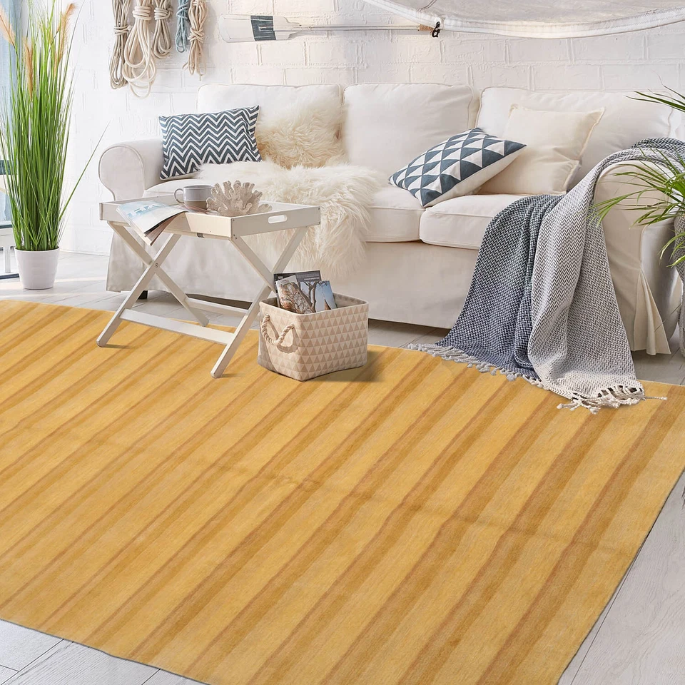 Alfombra de lana a rayas moderna tibetana anudada a mano dorada de 6' x 8'11"" Foto 1 de 4