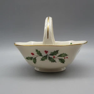 Lenox USA Made Fine China HOLIDAY  Christmas Holly - Small Basket - Picture 1 of 3