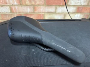 Fizik Antares R1 Carbon Sattel Regular Size mit Carbonstangen - Bild 1 von 8