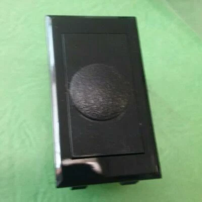 INTERRUPTOR BASCULANTE TAMAÑO ESTÁNDAR ENCHUFE PALANCA O INDICADOR KNOCK-OUT Foto 1 de 3