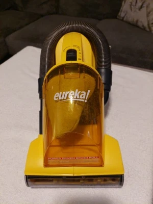 Aspiradora de mano Eureka Modelo 71 EasyClean amarilla - ¡Funciona! Foto 1 de 4