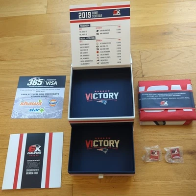 Caja de boletos de temporada 2019 de los New England Patriots - ¡INCLUYE BANDERA Y 2 ALFILERES!! Foto 1 de 4