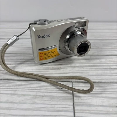 Kodak EasyShare C713 7.0MP Digital Camera w/1gb SD Card TESTED - Image 1 of 4