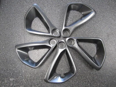 Комплект (5) угольных колесных вставок 2016-2017 Hyundai Sonata 52973-E6210 E6200 70886 - Изображение 1 из 4