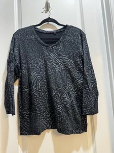 FRISCHE PRODUKTE schwarz/grau Tiermotiv 3/4 Ärmel V-Ausschnitt Achsel zu Achsel 21" XL - Bild 1 von 7