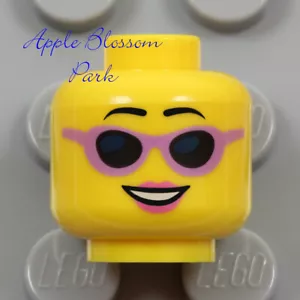 NUOVI LEGO Donna MINIFIG TESTA Viola Nero Occhiali da Sole Rosa Labbra Ragazza Diva Smile - Foto 1 di 5