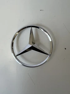 Mercedes-Benz STAR emblema (trasero) para S204 Clase C Estate A2047580158 OEM - Imagen 1 de 3