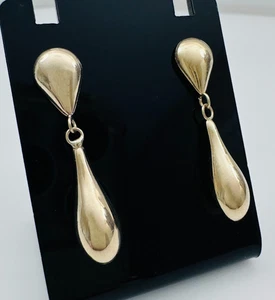 Estate Solid 10K Yellow Gold Puffed Teardrop Drop Earrings 30.5mm (1.2"), 1g - Picture 1 of 14