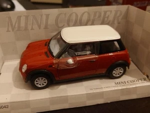 Diecast Mini Cooper Kinsmart 1:28 1:32 Not Sure - Picture 1 of 8