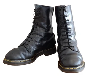 Vintage Dr Martens 1490 'Made in England' 10 Eyelet Leather Boots - UK 9 EU43 - Bild 1 von 7