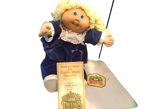 Vintage Cabbage Patch Doll 1984 Twins "Sherri & Delilah with Original Cert & Tag - Imagen 1 de 9