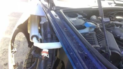 Used Washer Fluid Reservoir fits: 2004 Volkswagen Touareg w/o headlamp washers G — 第 1/4 张图片