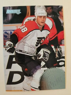1994-95 Donruss Flyers Hockey Card #137 Eric Lindros - Image 1 of 2