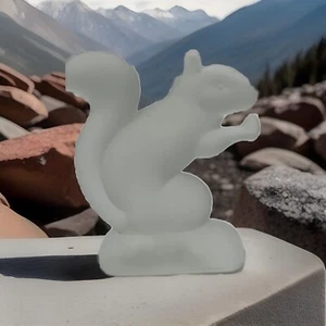 VINTAGE FROST GLASS PAPERWEIGHT SQUIRREL FIGURINE DESIGN NR No Chips Or Cracks - Picture 1 of 3