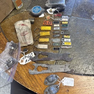 Huge Lot 17x 1940-60 Wisconsin Illinois DAV Keychain License Plate & More - Picture 1 of 14
