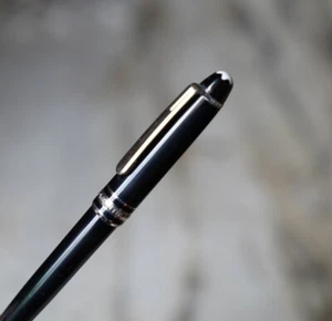 Incantevole Penna a Sfera MONTBLANC Meistertück Resina Nero - Finitura Platino - Foto 1 di 9