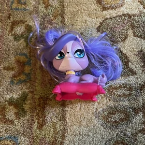 Littlest Pet Shop McDonald’s Toy 2012 #1 Zoe Trent Purple Dog Pillow BW1 - Picture 1 of 4