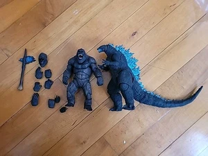 Godzilla & Kong from 2021 Godzilla vs Kong - S.H.MonsterArts Action Figure - Picture 1 of 5