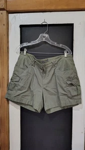 woman's natural reflections green khaki shorts size 12 - Picture 1 of 6
