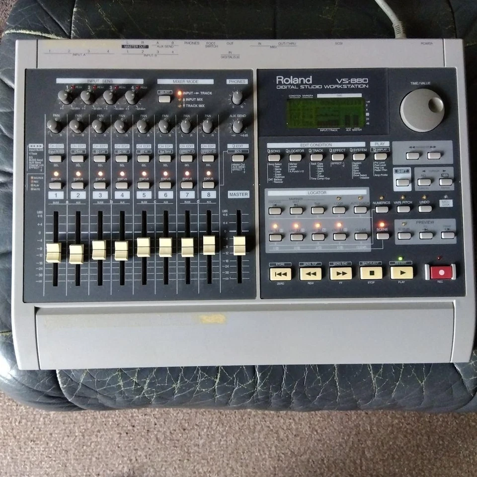 Roland VS-880 Digital Studio Workstation HD Multitrack Recorder Audio Equipment - Image 1 of 4