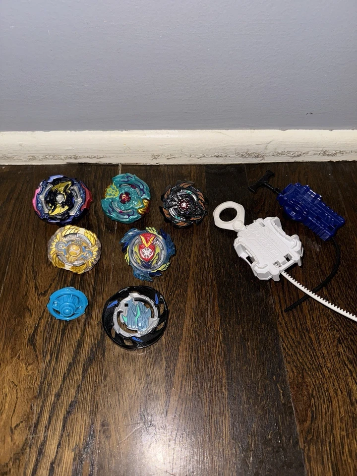 Hasbro Beyblade Burst Evolution Turbo - Lote de 5 com lançadores + mais - Lote #7 - Imagem 1 de 4