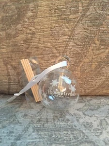 Young Living 2018 Glass Christmas Ornament Reed Diffuser Clear NEW IN BOX - Picture 1 of 2
