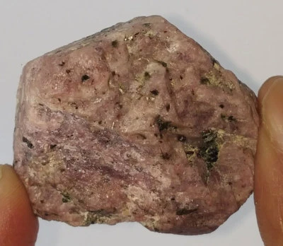 100% Natural Ruby Corundum Rough 276.10 Ct Loose Gemstone With Free Gift - Image 1 of 4