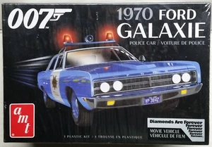 ESTATE - 1970 Ford GALAXIE Police Car Molded Blue 1/25 Plastic Model Kit - Picture 1 of 4