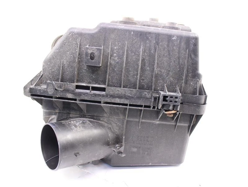 Used Air Cleaner Assembly fits: 2005 Bmw 745I  Grade A Foto 1 de 4