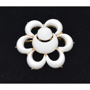 Vintage Crown TRIFARI Pat Pend White Lucite Half Moon & Sun Flower Brooch Pin - Picture 1 of 5