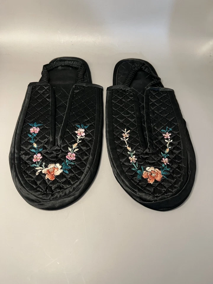 Zapatillas vintage bordadas a mano para mujer medianas satinadas florales acolchadas años 70 mulas Foto 1 de 4