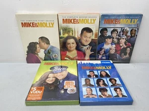 Mike & Molly TV-Serie ~ versiegelt komplette Staffeln 1, 2, 3, 5, 6, (fehlt #4) - Bild 1 von 9