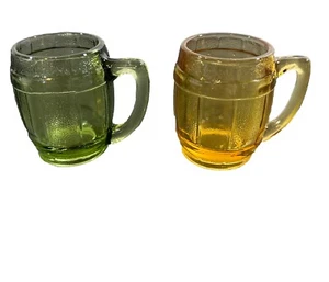 HAZEL ATLAS Barrel Schnapsgläser (2) Becher Bernstein & Avocado Grün Glas Miniatur - Bild 1 von 9