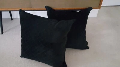 Fundas de almohada Williams Sonoma de gamuza negra con puntada de diamante 2 Foto 1 de 4