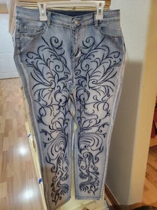 Boston Proper Swirl Embroidered Ankle Jean, Light Wash Denim, Size 12 - Picture 1 of 7