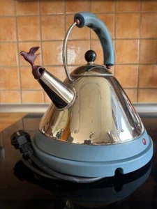 Alessi Designklassiker, elektrischer Wasserkocher mit defekter Heizspirale - Bild 1 von 2
