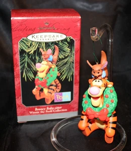 Hallmark Ornament - 1998 - Hüpfbabysitter - Winnie The Pooh Collection - QXD4096 - Bild 1 von 2