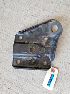 NOS GENUINE FORD RH REAR SPRING U BOLT PLATE XY FALCON ZD FAIRLANE - Picture 1 of 3