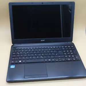 Acer Aspire E1-570 39,6cm (15,6") Notebook (Intel i3 3217U 1.8GHz, 4GB, 1TB) - Bild 1 von 3