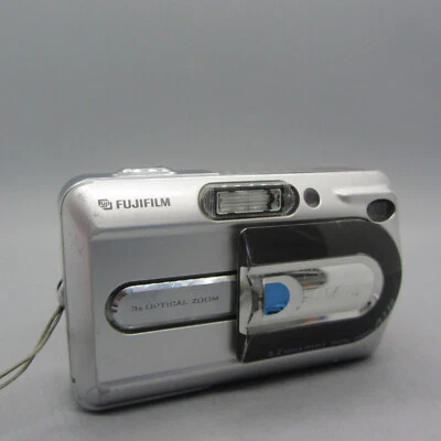 Fujifilm Digital Camera FinePix A330 3.2MP Silver Tested - Image 1 of 4