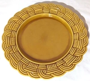 VINTAGE LARGE ROUND 13" SERVING PLATTER PLATE ITALY BASKET WEAVE - Picture 1 of 5