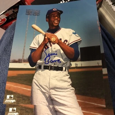 Fotografía a color autografiada por Ernie Banks 8x10 postura de bateo Chicago Cubs Salón de la fama B Foto 1 de 2